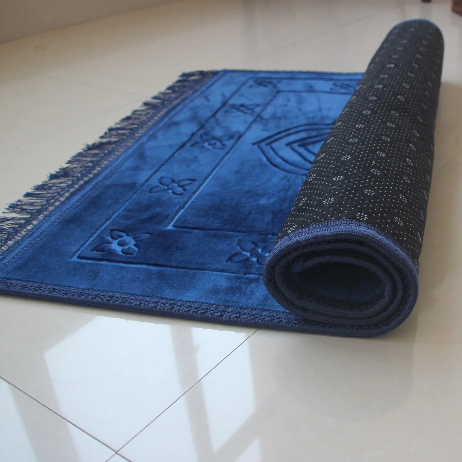 Prayer Rug Muslim Velvet Mat Islamic Thick Large Padded 80cm*120cm for Men Women with Prayer Beads Eid Travel Ramadan Gift
